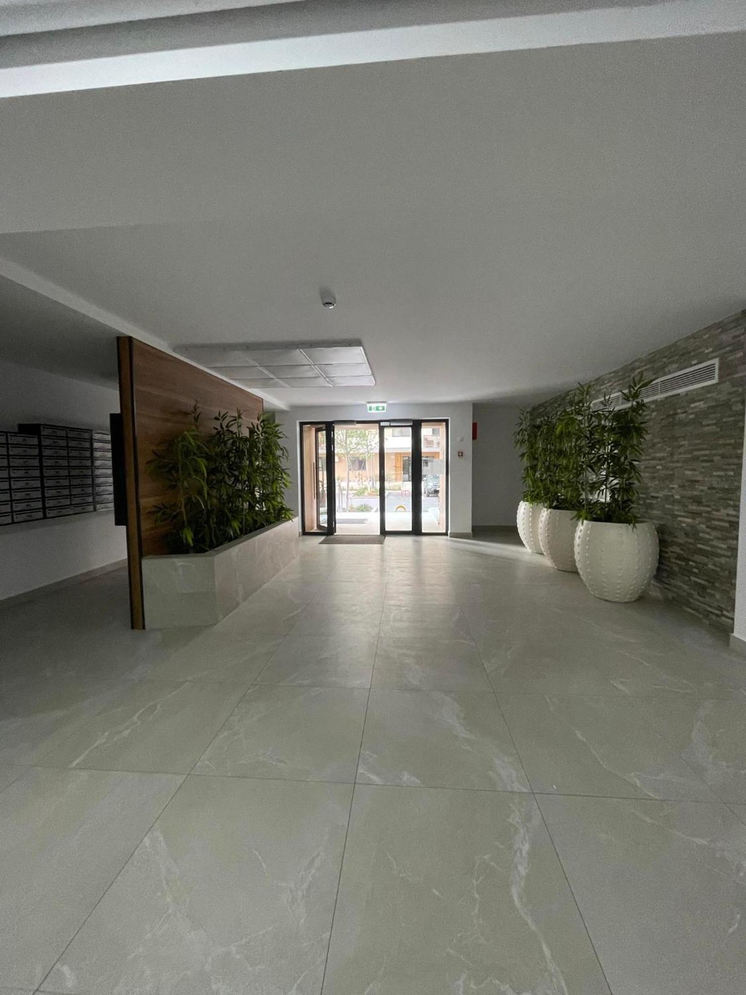 Metropolis Elegance Apartment Bucharest Exterior photo
