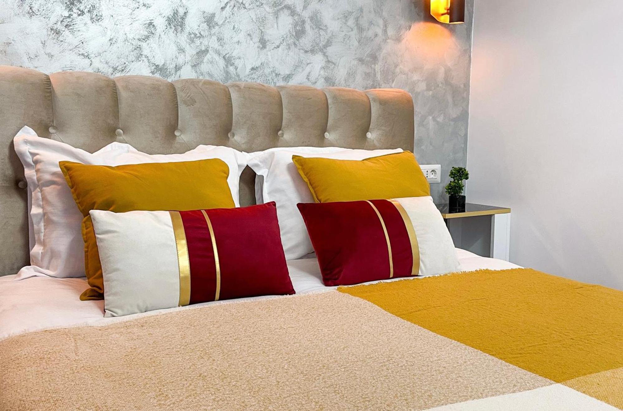 Metropolis Elegance Apartment Bucharest Room photo